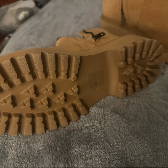 Madewell Calvin Lug Boot, suede, size 7, new in box - Picture 5 of 8